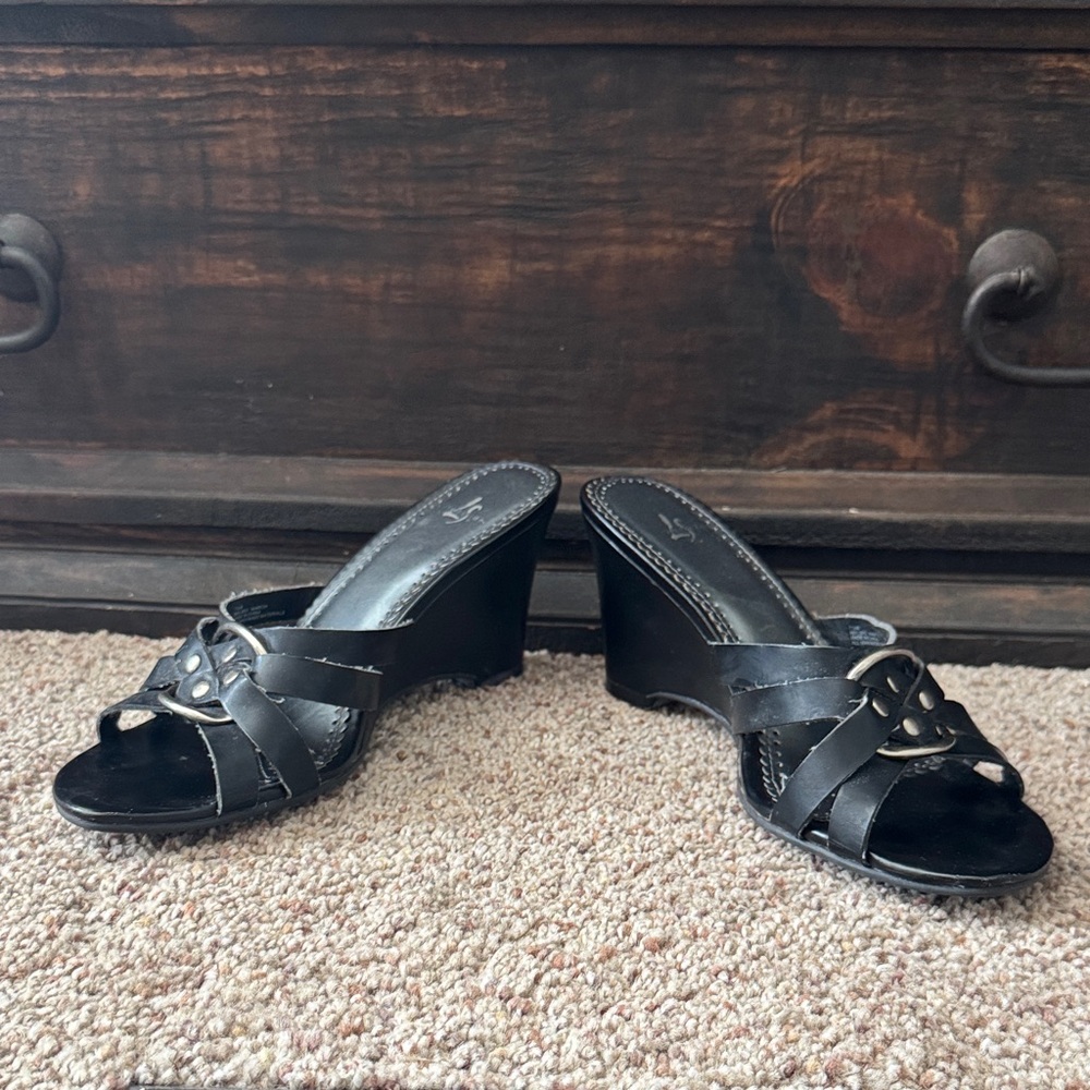 Life Stride Black Wedge Sandals